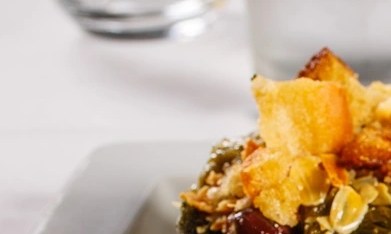 salmón con costra de pistacho