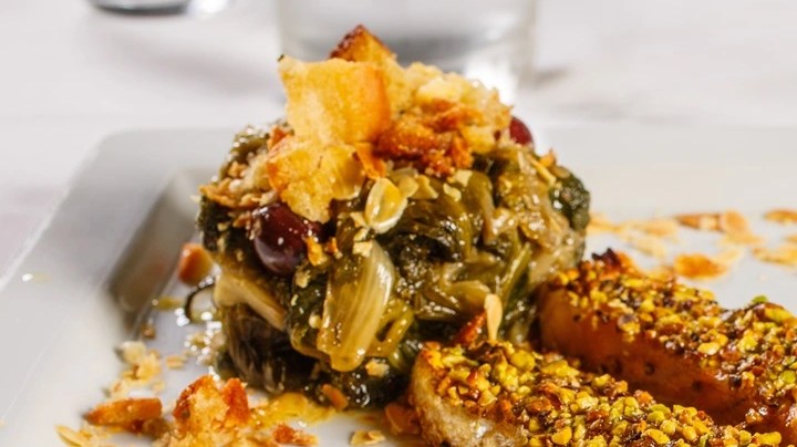 salmón con costra de pistacho
