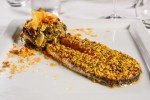 salmón con costra de pistacho