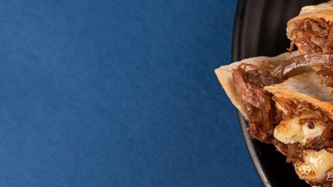 Quesadillas de carne deshebrada